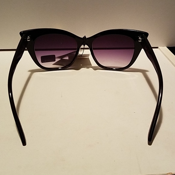 Designer Cat😺Eye Sunglasses - Picture 3 of 5